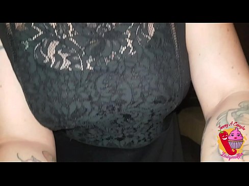 ❤️ Kakak tiri perempuan slutty memberinya blowjob dan bahasa Sepanyol ❤️ Video seks pada kami