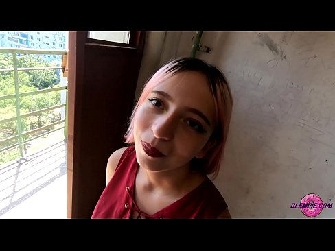 ❤️ Pelajar Sensual Menghisap Orang Asing di Pedalaman - Air Mani Di Mukanya ❤️ Video seks pada kami